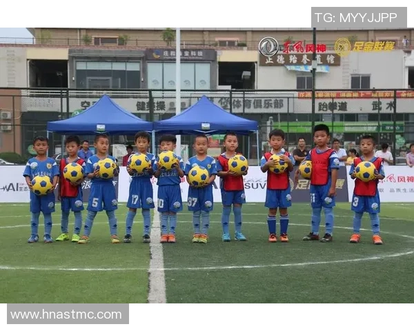 西安足球队在世锦赛上的拼搏历程与荣耀时刻回顾 西安足球队在世锦赛上的拼搏历程与荣耀时刻回顾